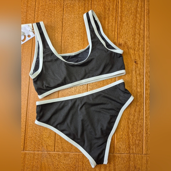 Commense 2 Piece Bikini - Size Large - Picture 4 of 6